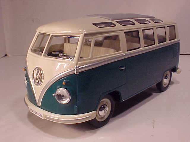 World Famous Classic Toys Diecast VW VOLKSWAGEN Beetle, VW Squareback ...