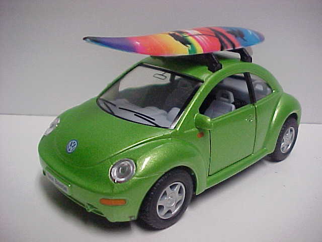 Collectible Die Cast GREEN Volkswagen "NEW BEETLE" VW 1:32 Scale SURFBOARD